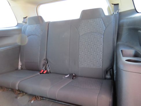 Used 2016 GMC Acadia SLE FWD image 14