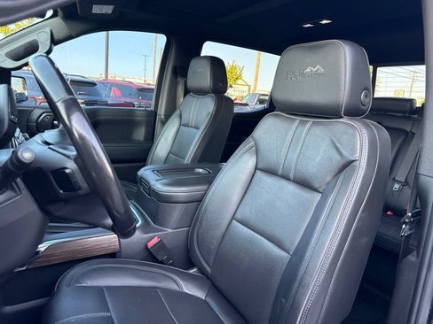 Used 2021 Chevrolet Silverado 1500 High Country w/ Technology Package AWD/4WD image 15