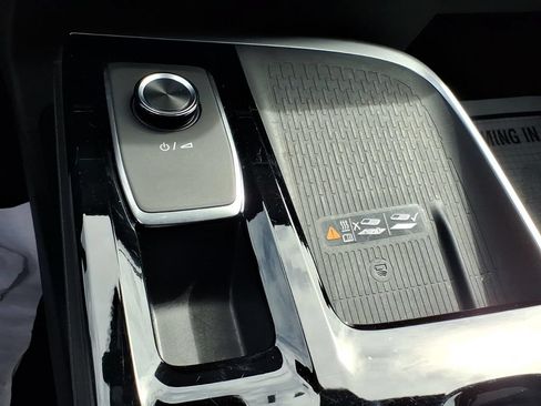 Used 2025 Buick Enclave Preferred AWD/4WD image 20