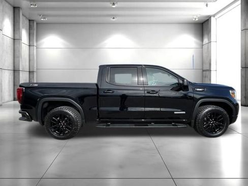Used 2021 GMC Sierra 1500 Elevation w/ LPO, Elevation Black Package AWD/4WD image 9