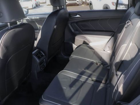 Certified 2022 Volkswagen Tiguan SEL R-Line image 26