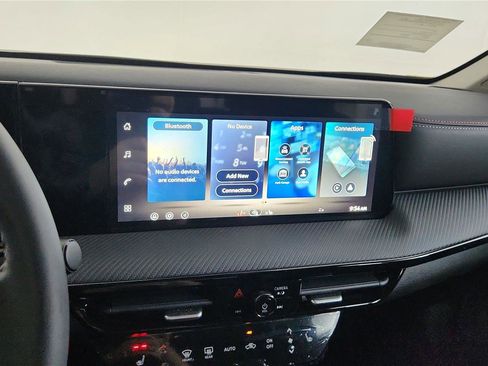 New 2026 Nissan Kicks SR w/ Cold Weather Package image 24