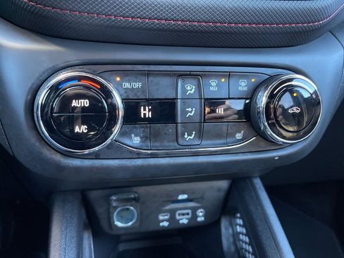 Used 2023 Chevrolet TrailBlazer RS w/ Sun and Liftgate Package image 12