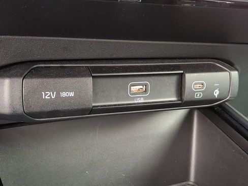 Used 2023 Kia Niro EX Touring image 27