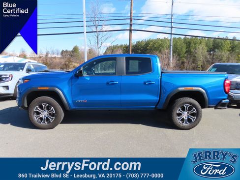 Used 2023 GMC Canyon AT4 w/ AT4 Premium Package image 9