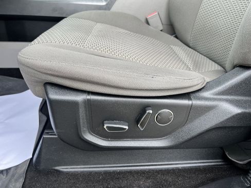 Used 2017 Ford F150 XLT w/ Equipment Group 302A Luxury image 11