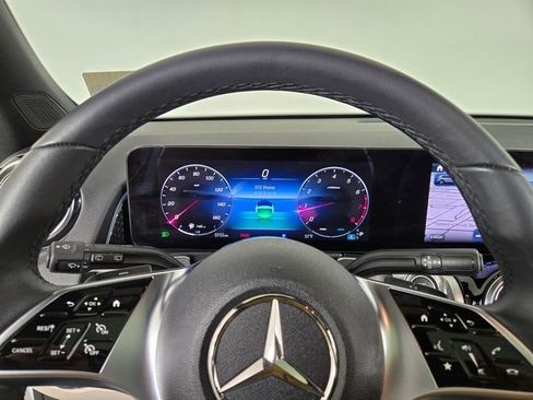 Certified 2025 Mercedes-Benz GLB 250 4MATIC image 27