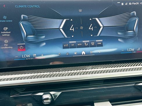 New 2026 BMW X7 M60i image 13