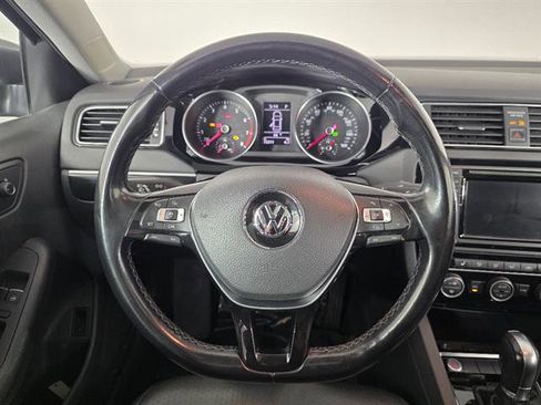 Used 2017 Volkswagen Jetta SEL image 27