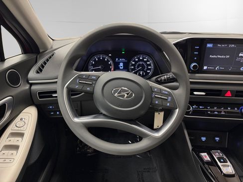 Certified 2023 Hyundai Sonata SE FWD image 12