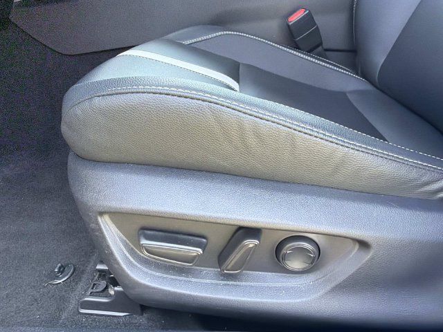 Used 2025 Toyota Camry SE FWD image 20