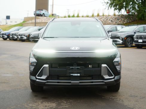 Used 2024 Hyundai Kona Limited AWD/4WD image 3