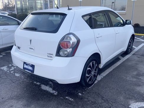 Used 2010 Pontiac Vibe w/ Preferred Package image 5
