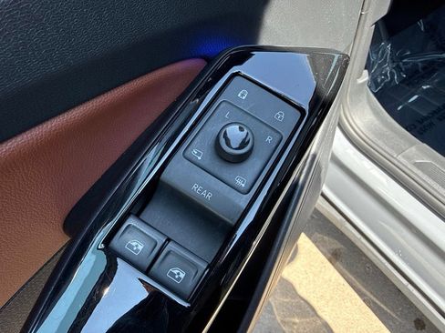 Certified 2022 Volkswagen ID.4 Pro S AWD/4WD image 12