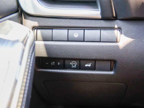 Used 2023 Nissan Rogue SV w/ SV Premium B Package FWD image 18