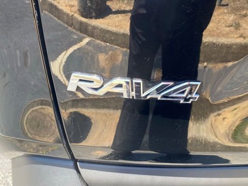 Used 2021 Toyota RAV4 XLE Premium FWD image 14