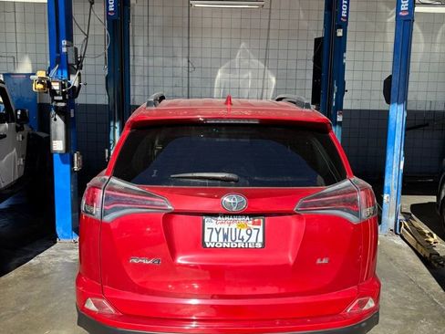 Used 2017 Toyota RAV4 LE image 8