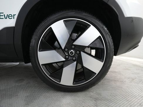 Used 2023 Volvo C40 P8 Recharge Ultimate AWD/4WD image 9