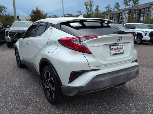 Used 2021 Toyota C-HR XLE FWD image 4