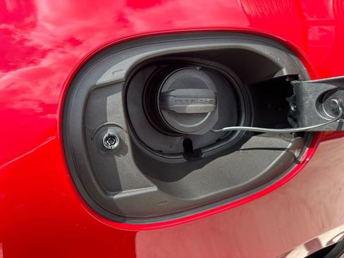 Used 2026 Porsche Macan image 39