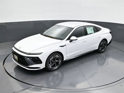 Certified 2026 Hyundai Sonata SEL FWD image 13