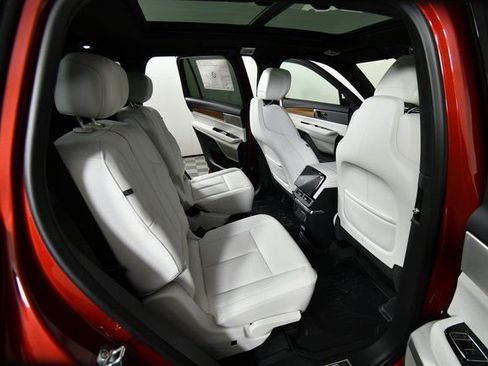 New 2026 Cadillac Vistiq Luxury w/ LPO, Floor Liner Package image 15