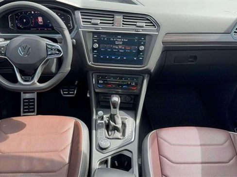 Used 2024 Volkswagen Tiguan SEL R-Line image 12