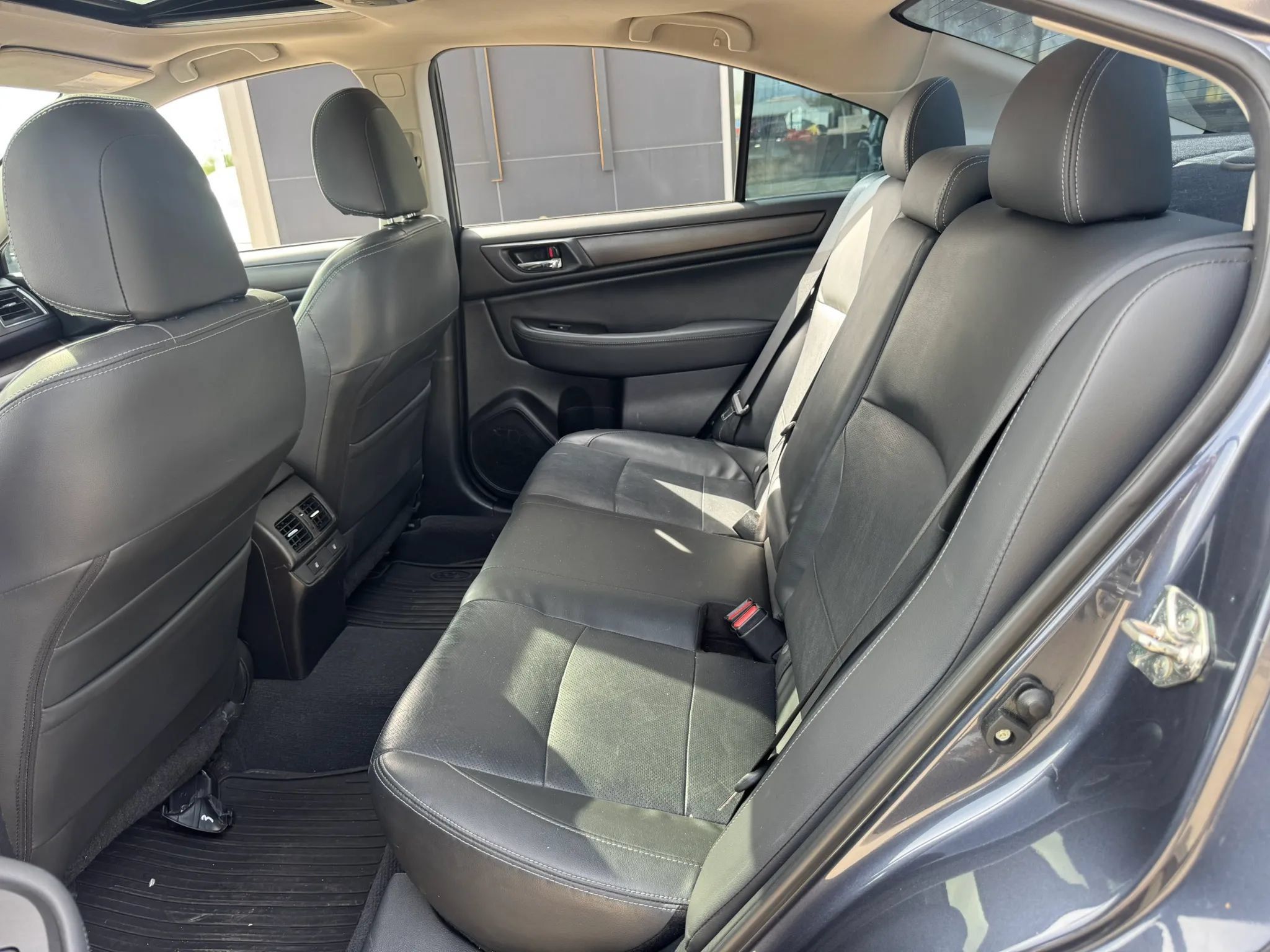 Used 2017 Subaru Legacy 2.5i Limited AWD/4WD image 22
