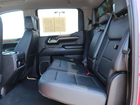 Used 2022 GMC Sierra 1500 SLT w/ SLT Premium Package AWD/4WD image 14