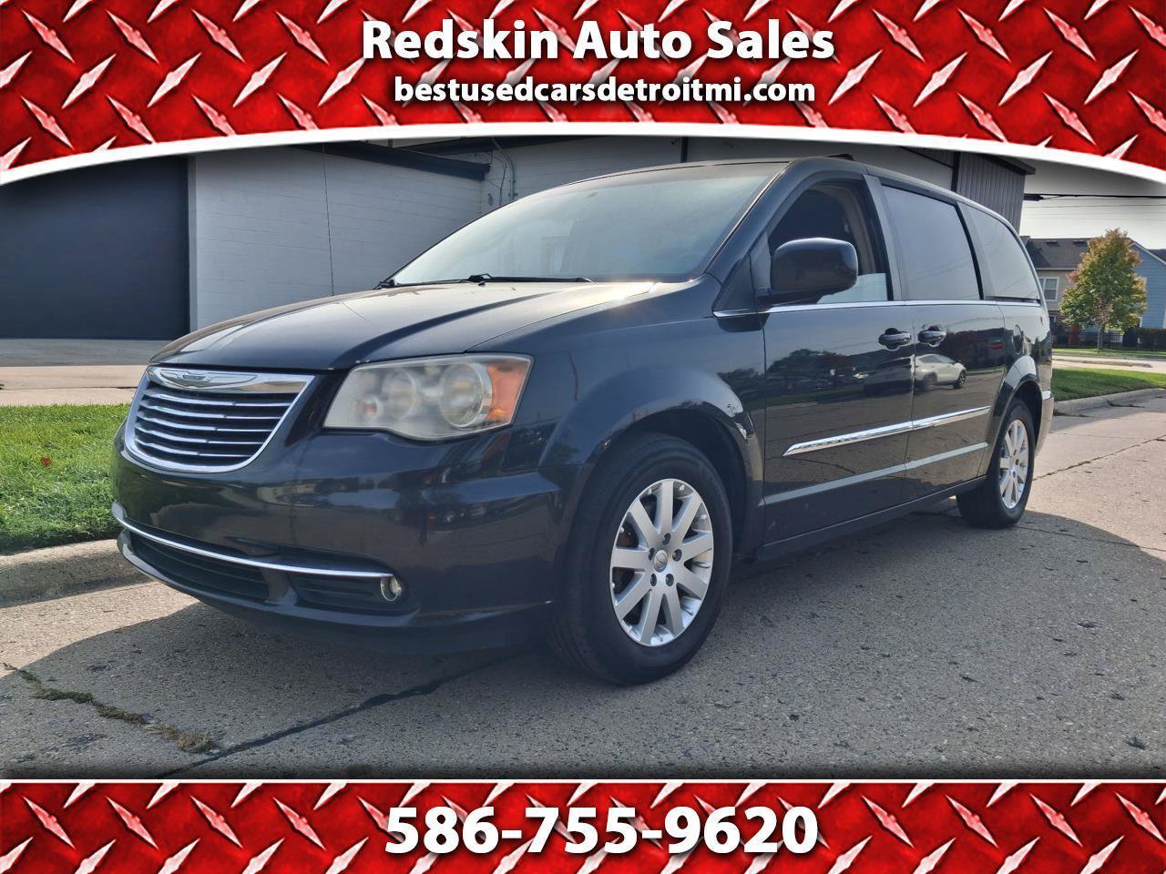 Used 2014 Chrysler Town & Country Touring FWD image 1