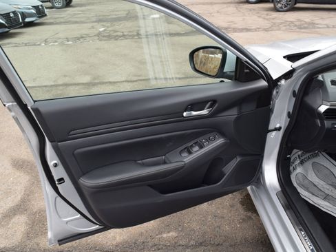 Used 2025 Nissan Altima 2.5 SV w/ SV Special Edition Package image 12