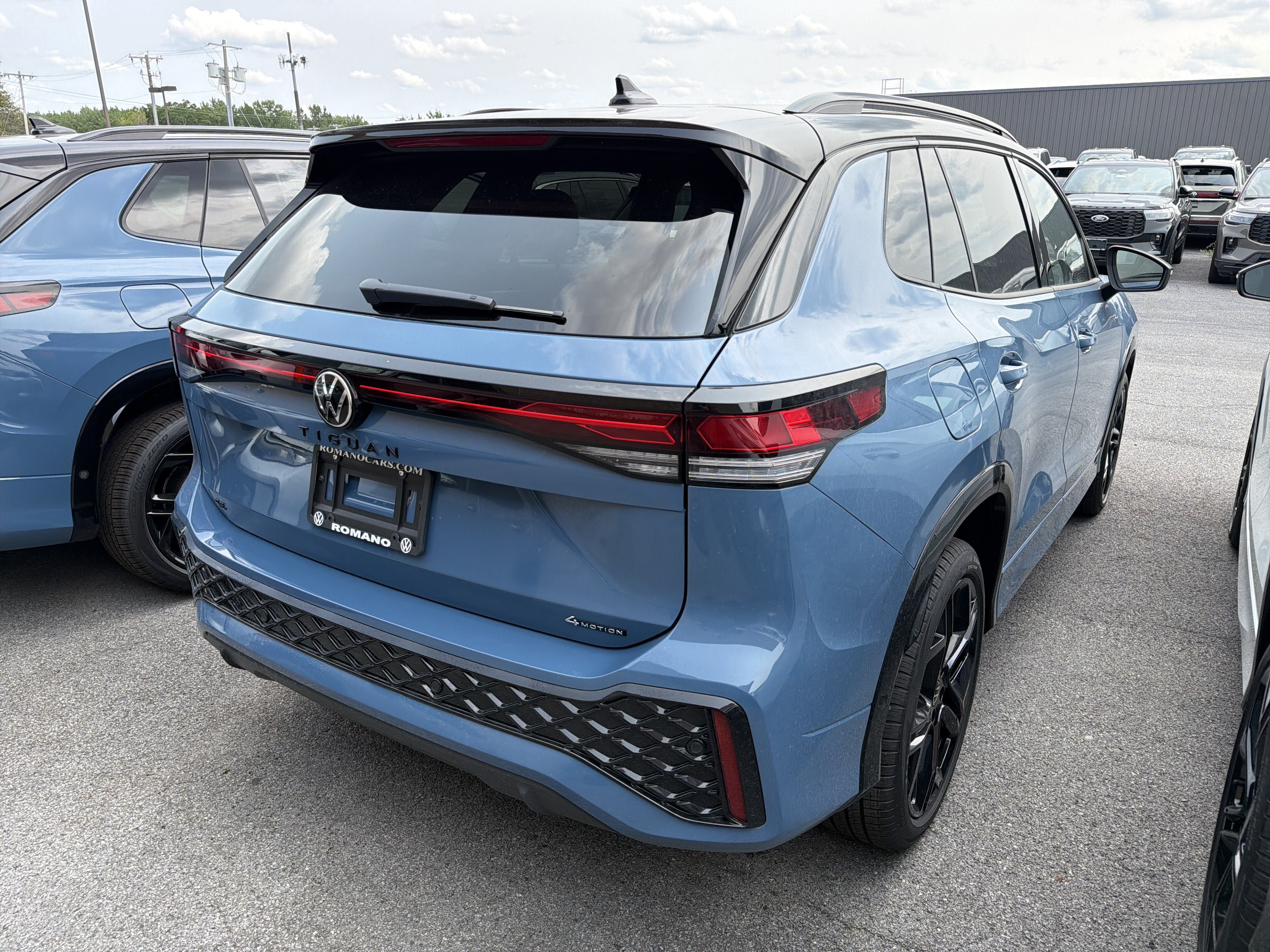 New 2026 Volkswagen Tiguan SE R-Line AWD/4WD image 7