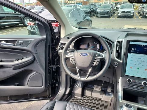 Used 2024 Ford Edge Titanium image 8