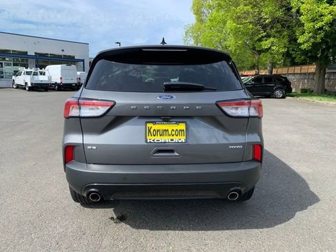 Used 2021 Ford Escape SE w/ SE Sport Appearance Package AWD/4WD image 4