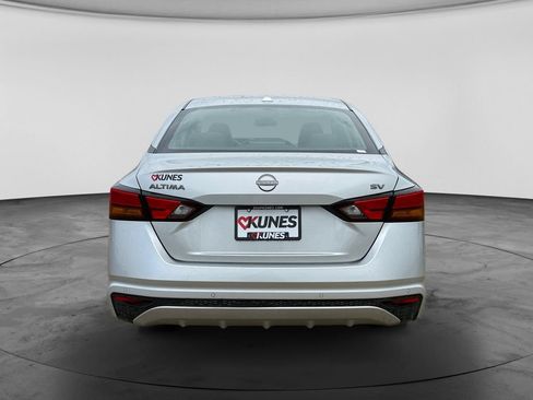 Used 2024 Nissan Altima 2.5 SV FWD image 8