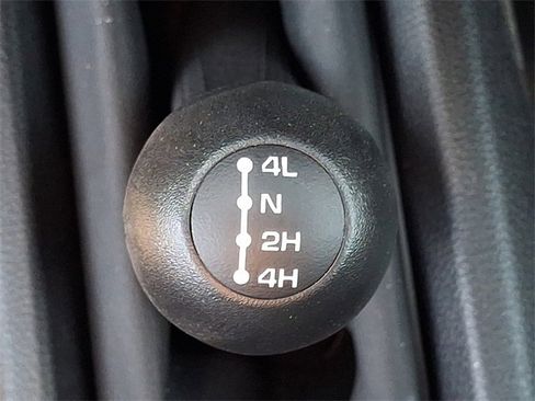 Used 2024 RAM 2500 Tradesman w/ Chrome Appearance Group image 25