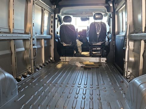 Used 2025 RAM ProMaster 3500 w/ Quick Order Package 22H SLT+ FWD image 2