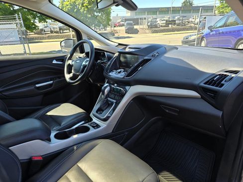 Used 2015 Ford C-MAX Energi SEL w/ Equipment Group 303A FWD image 10