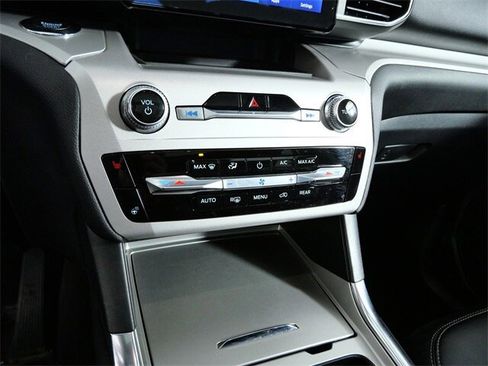 Certified 2023 Ford Explorer XLT w/ Equipment Group 202A image 20