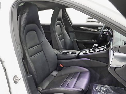 Used 2021 Porsche Panamera 4S image 30