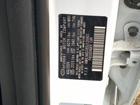 Used 2025 Hyundai Elantra Limited image 10