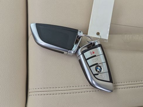 Used 2019 BMW X5 xDrive40i w/ Parking Assistance Package AWD/4WD image 33