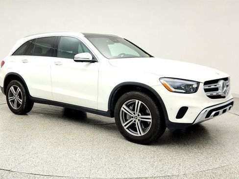 Used 2020 Mercedes-Benz GLC 300 4MATIC image 3