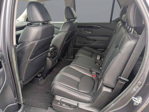 Used 2023 Honda Pilot Touring image 13