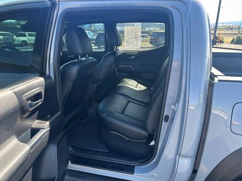 Used 2021 Toyota Tacoma TRD Off-Road w/ TRD Premium Off Road Package AWD/4WD image 13