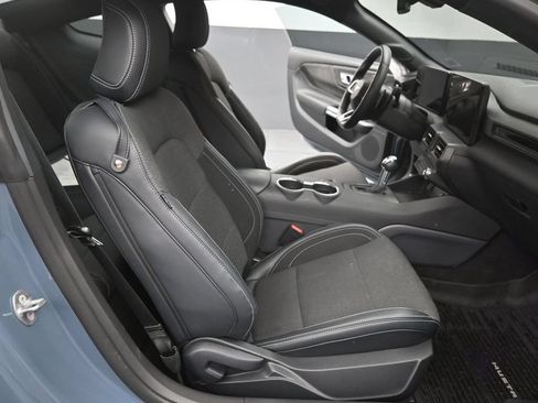 Used 2025 Ford Mustang GT RWD image 12