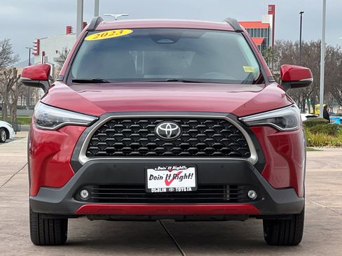 Certified 2023 Toyota Corolla Cross XLE image 11