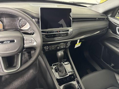 New 2026 Jeep Compass Limited image 22