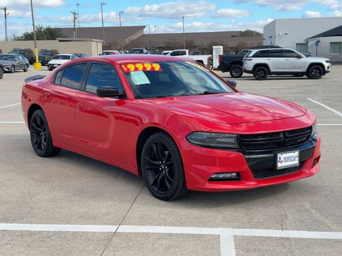Used 2018 Dodge Charger SXT Plus w/ Blacktop Package image 7