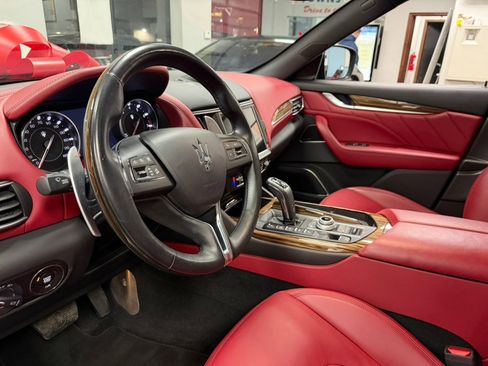 Used 2022 Maserati Levante GT image 26